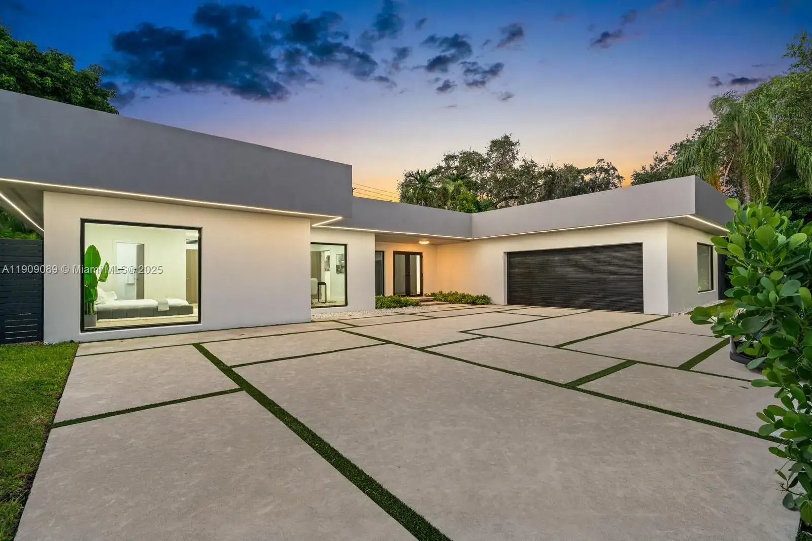 5 bedroom 5 bath Residential for sale at 85 W Shore Dr W, Miami FL 33133