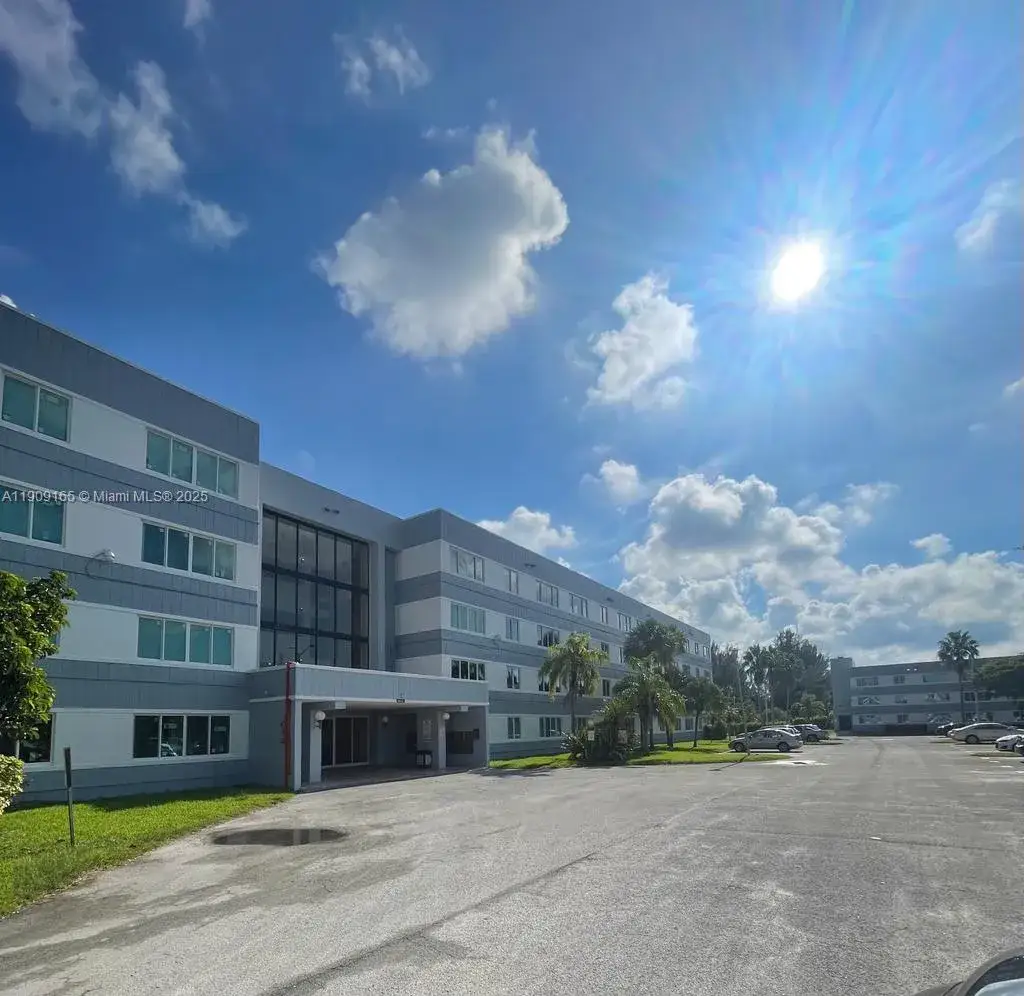 2 bedroom 1 bath Residential for sale at 14850 Naranja Lakes Blvd, Homestead FL 33032