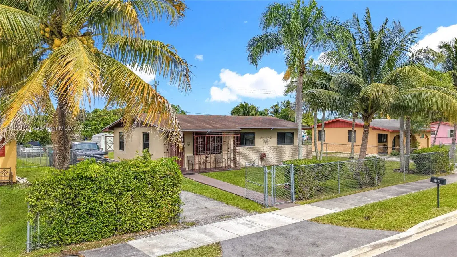 4 bedroom 1 bath Residential for sale at 748 NW 2nd St, Florida City FL 33034
