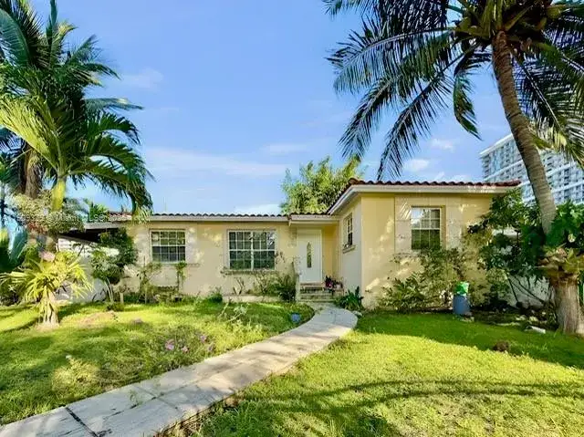 2 bedroom 1 bath Residential for sale at 2701 SW 29th Ave, Miami FL 33133