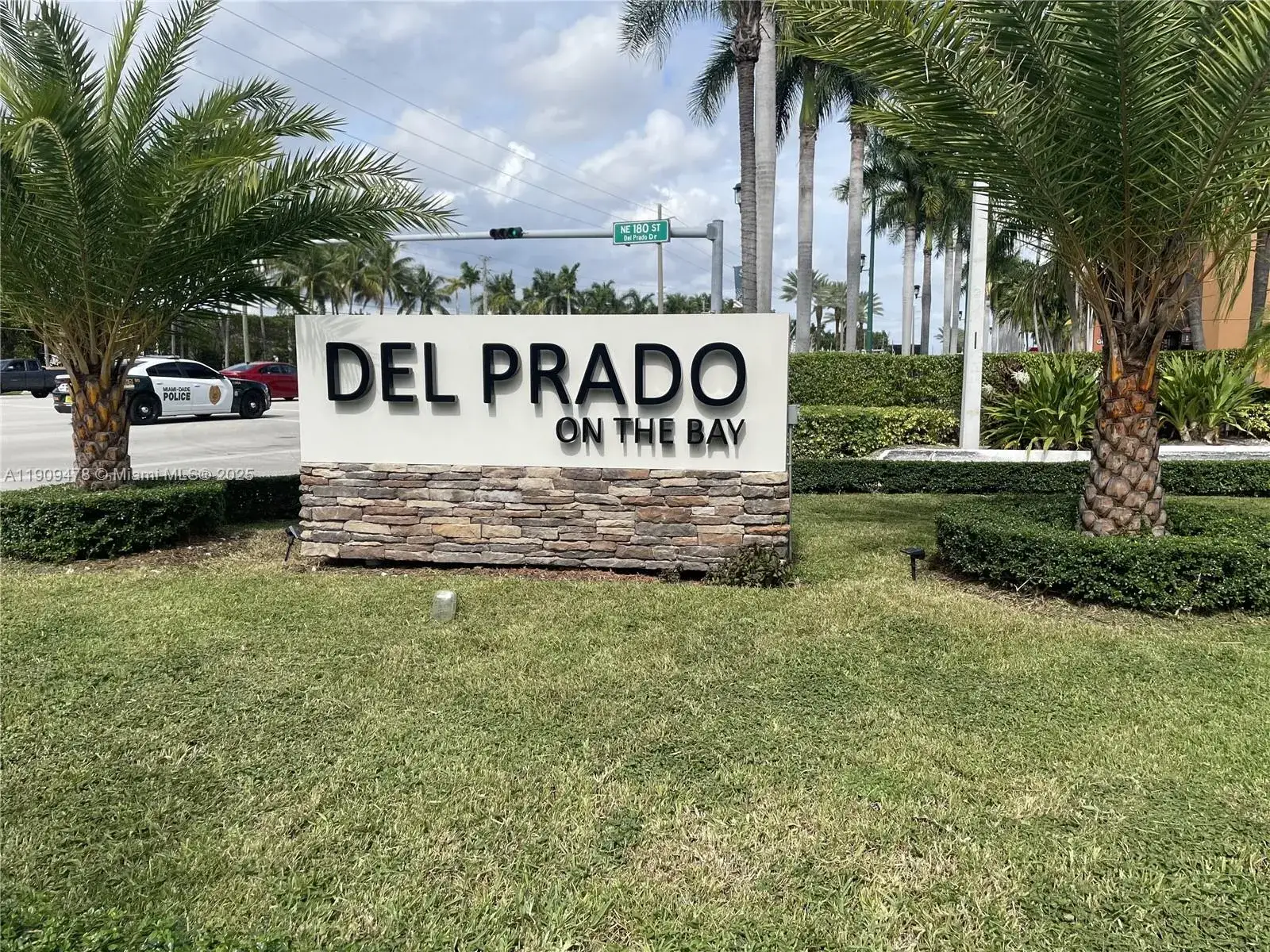 2 bedroom 2 bath Residential for sale at 18011 Biscayne Blvd # 305, Aventura FL 33160