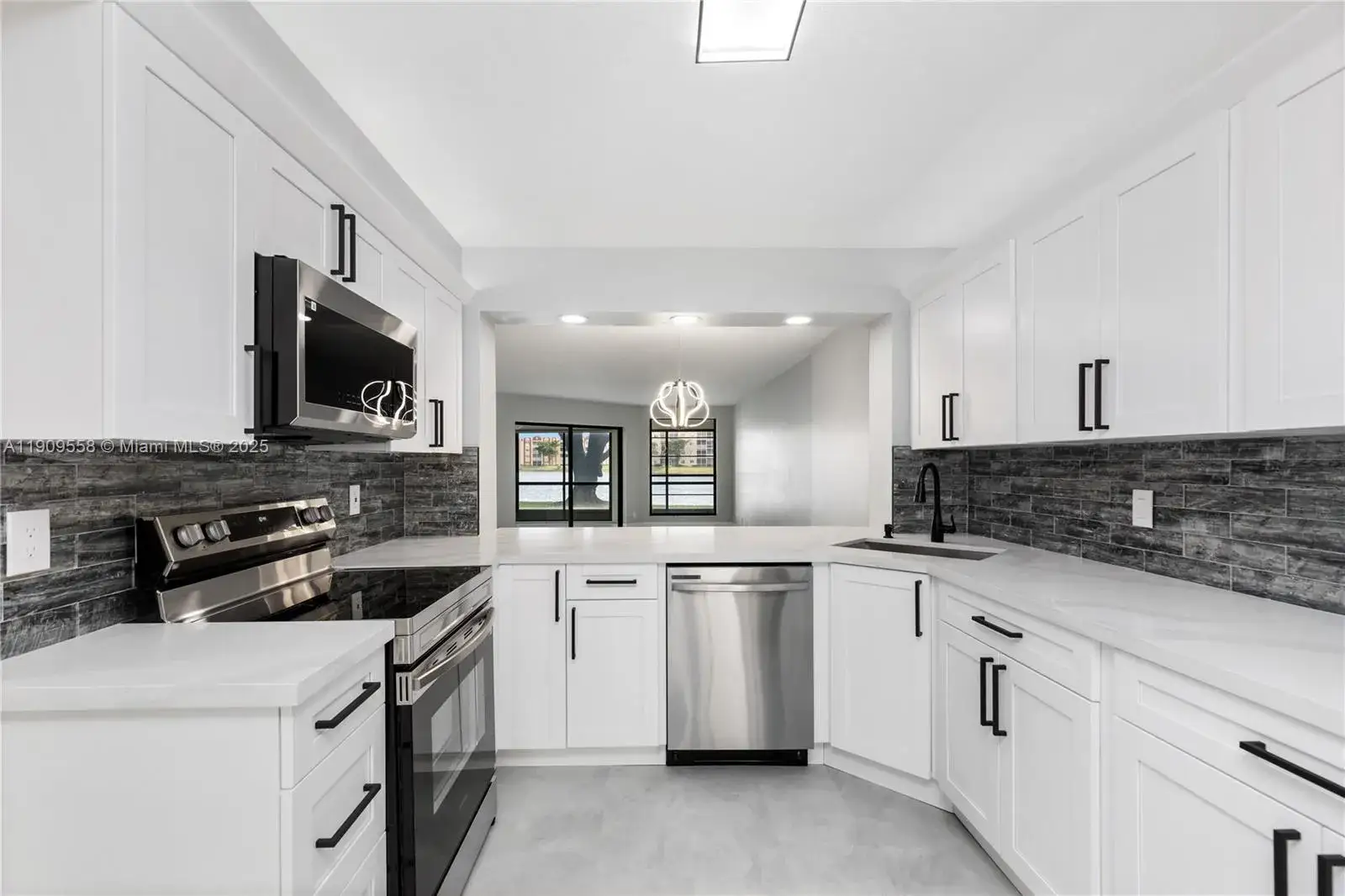 2 bedroom 2 bath Residential for sale at 7408 Fairfax Dr # 108, Tamarac FL 33321