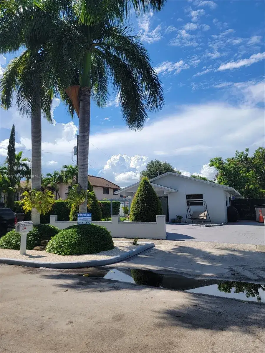 4 bedroom 3 bath Residential for sale at 25 E 53rd Ter, Hialeah FL 33013