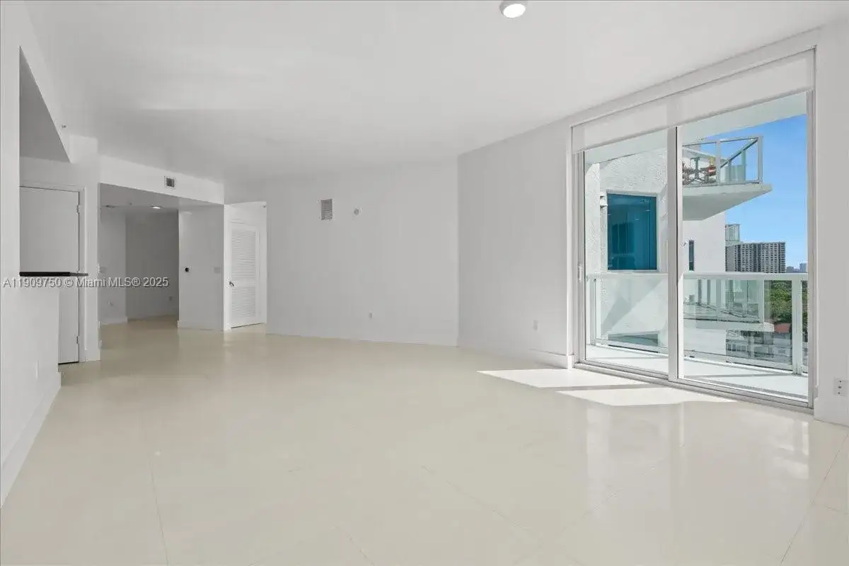 2 bedroom 2 bath Residential for sale at 3030 NE 188 Street # 604, Aventura FL 33180