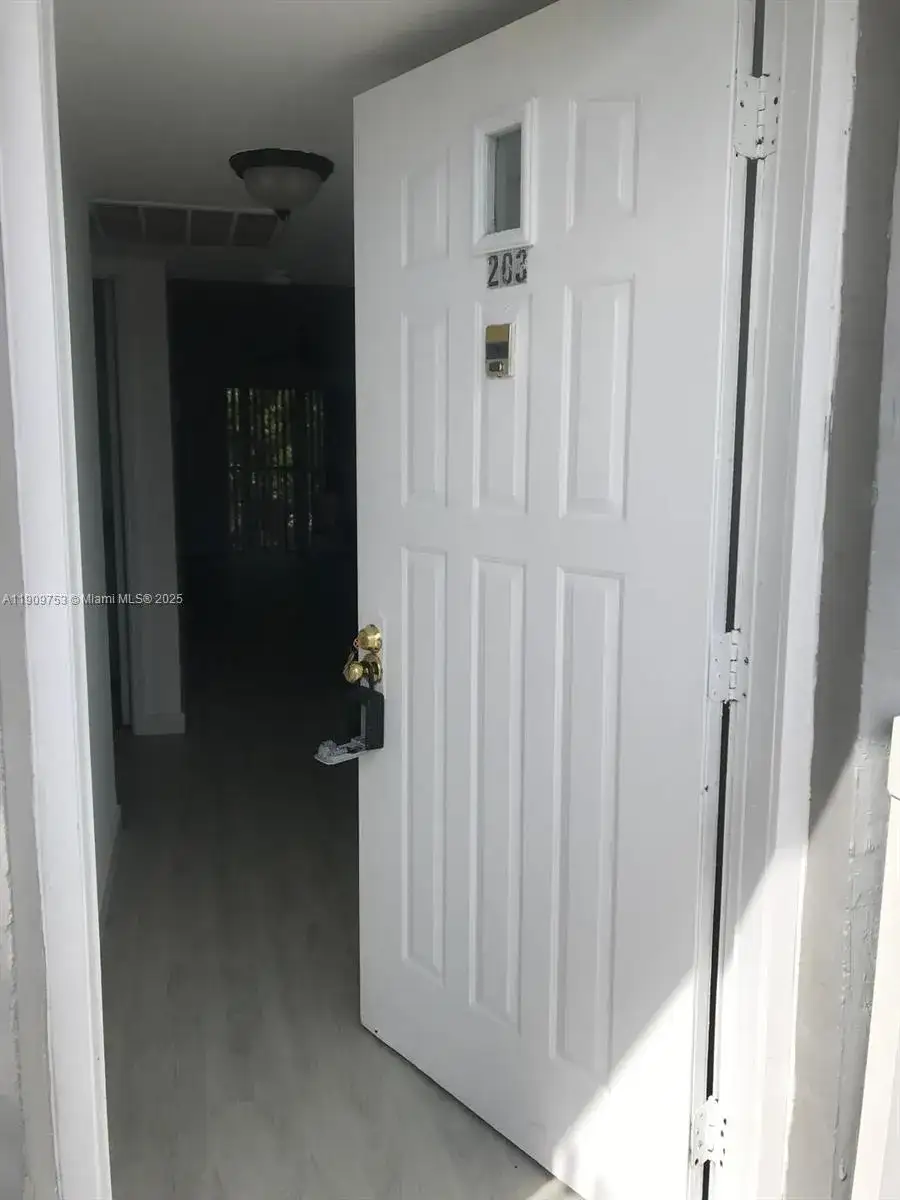 2 bedroom 2 bath Residential for sale at 438 NE 210th Cir Ter # 4B, Miami FL 33179