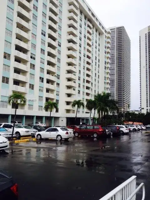 2 bedroom 2 bath Residential Lease for rent at 1833 S Ocean Dr # 308, Hallandale Beach FL 33009