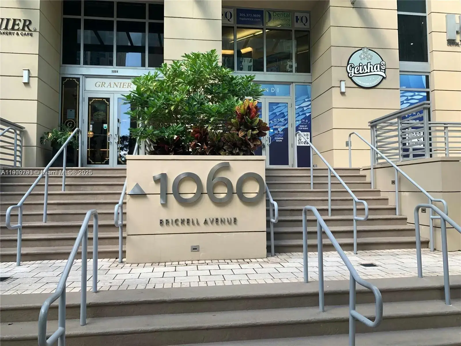 2 bedroom 2 bath Residential for sale at 1060 Brickell Ave # 1701, Miami FL 33131