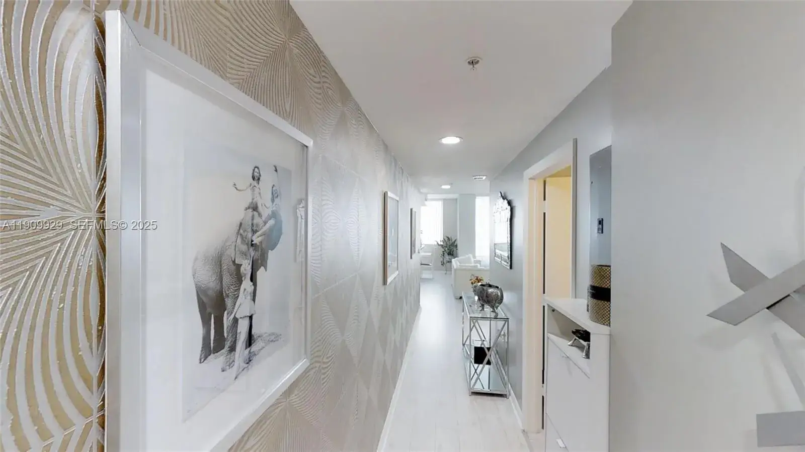 2 bedroom 2 bath Residential Lease for rent at 253 NE 2nd St # 1602, Miami FL 33132