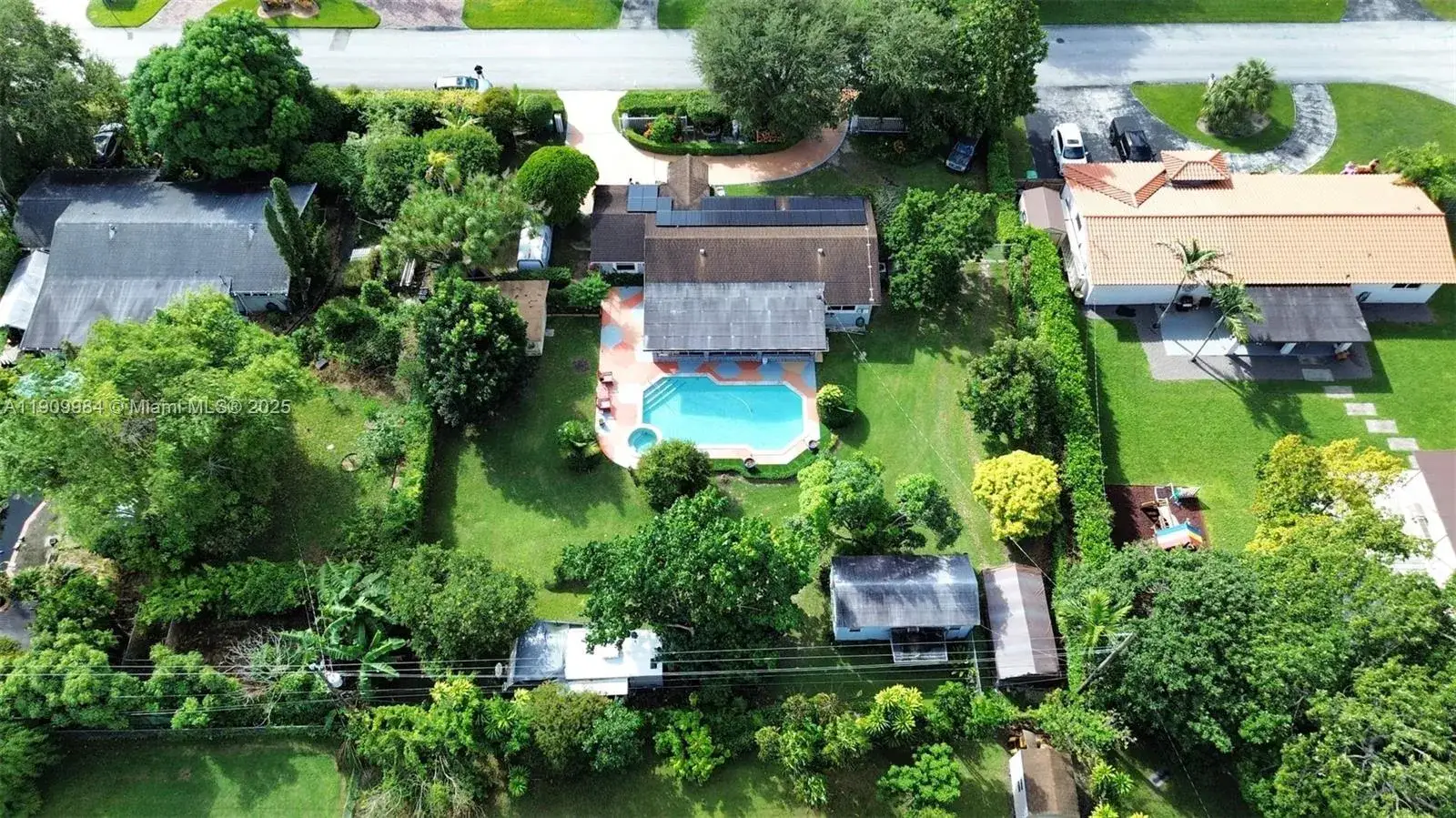 3 bedroom 2 bath Residential for sale at 10965 SW 116th St, Miami FL 33176