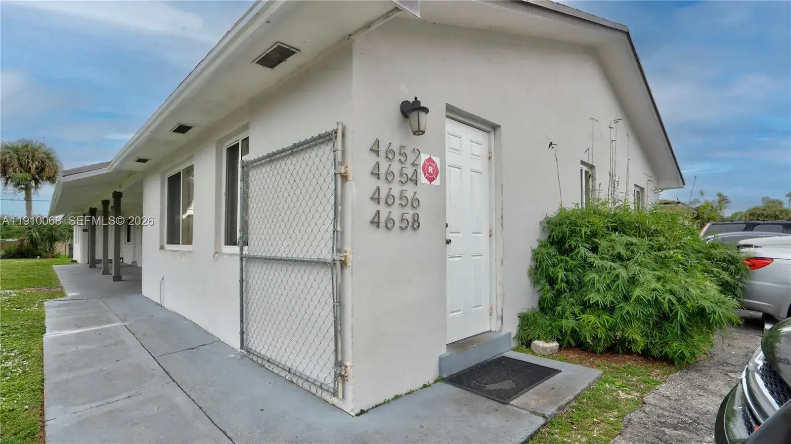 2 bedroom 1 bath Residential Lease for rent at 4658 Myla Ln # 4658, West Palm Beach FL 33417