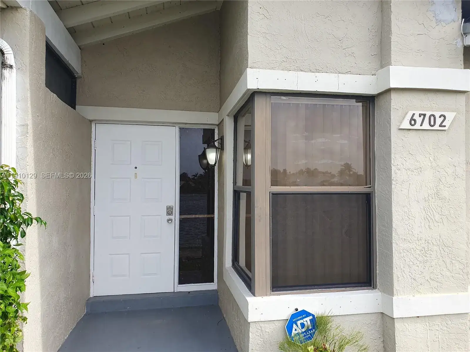 2 bedroom 1 bath Residential for sale at 6702 SW 152nd Pl # 02, Miami FL 33193