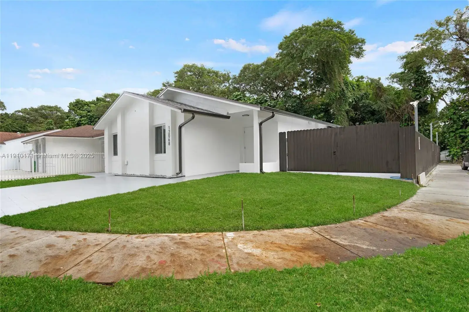 3 bedroom 2 bath Residential Lease for rent at 12068 SW 210th St, Miami FL 33177