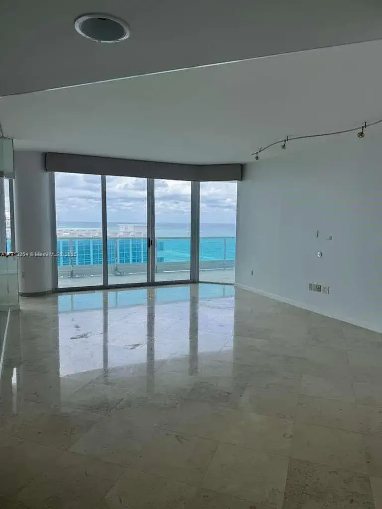 2 bedroom 2 bath Residential for sale at 5025 Collins Ave # 1602, Miami Beach FL 33140