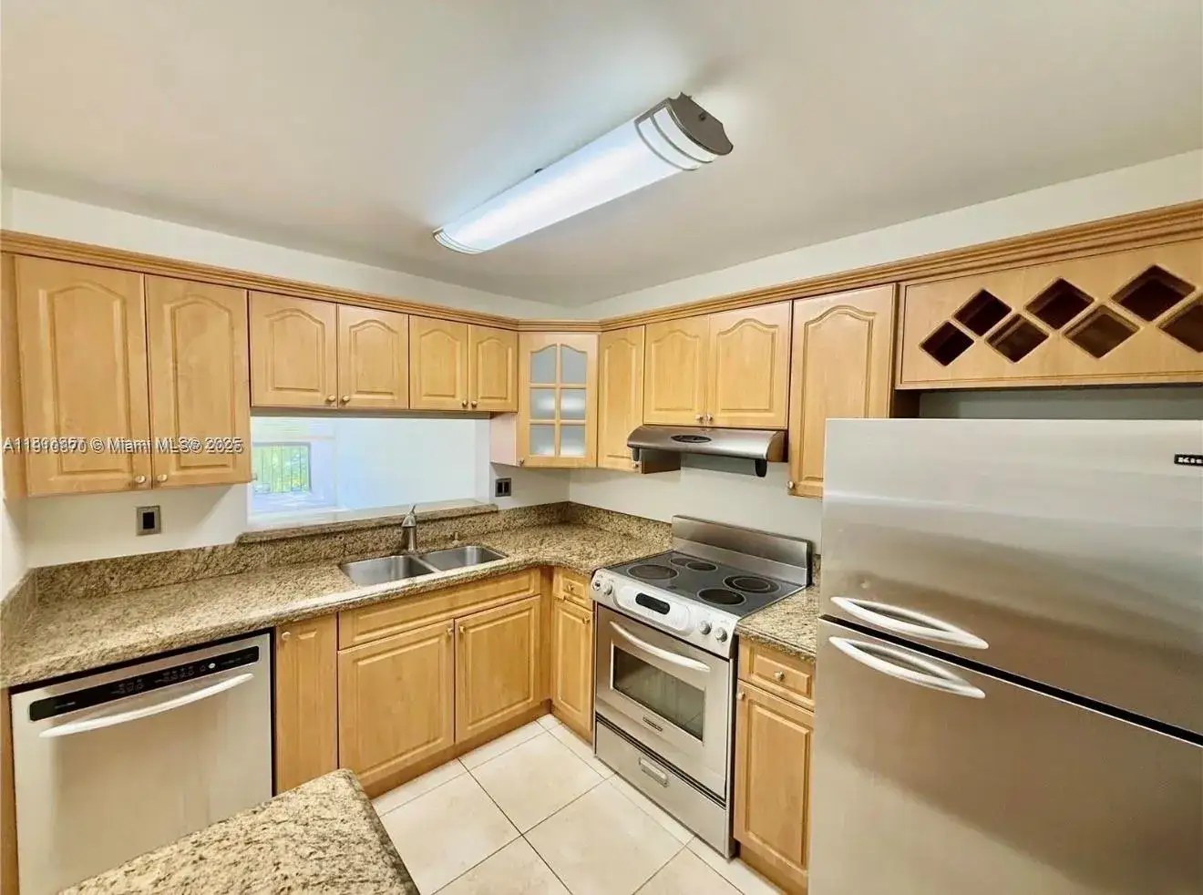 2 bedroom 2 bath Residential for sale at 10825 SW 112th Ave # 302, Miami FL 33176