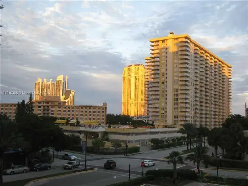 2 bedroom 2 bath Residential for sale at 231 174th ST # 320, Sunny Isles Beach FL 33160