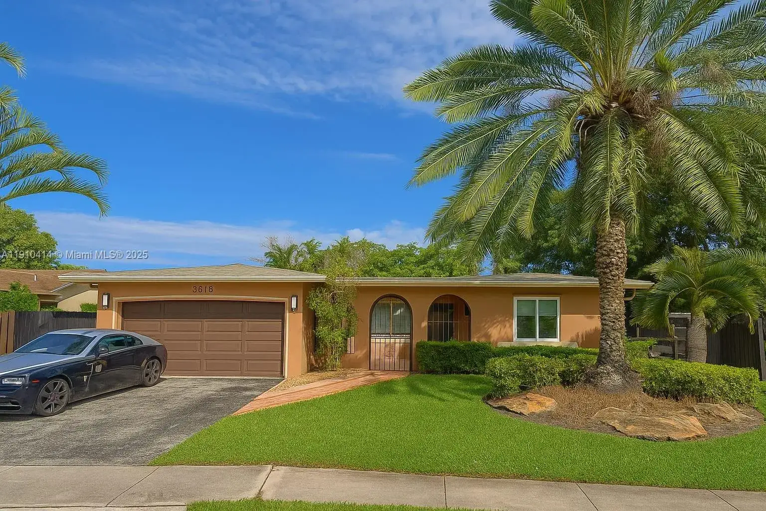 3 bedroom 3 bath Residential Lease for rent at 9313 NW 24th Pl # 9313, Pembroke Pines FL 33024