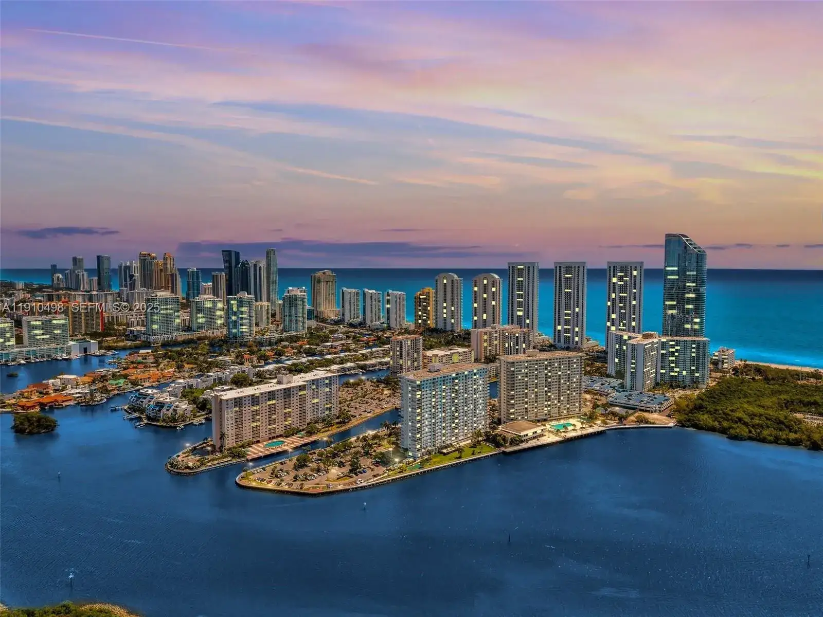 1 bedroom 1 bath Residential for sale at 300 Bayview Dr # 902, Sunny Isles Beach FL 33160