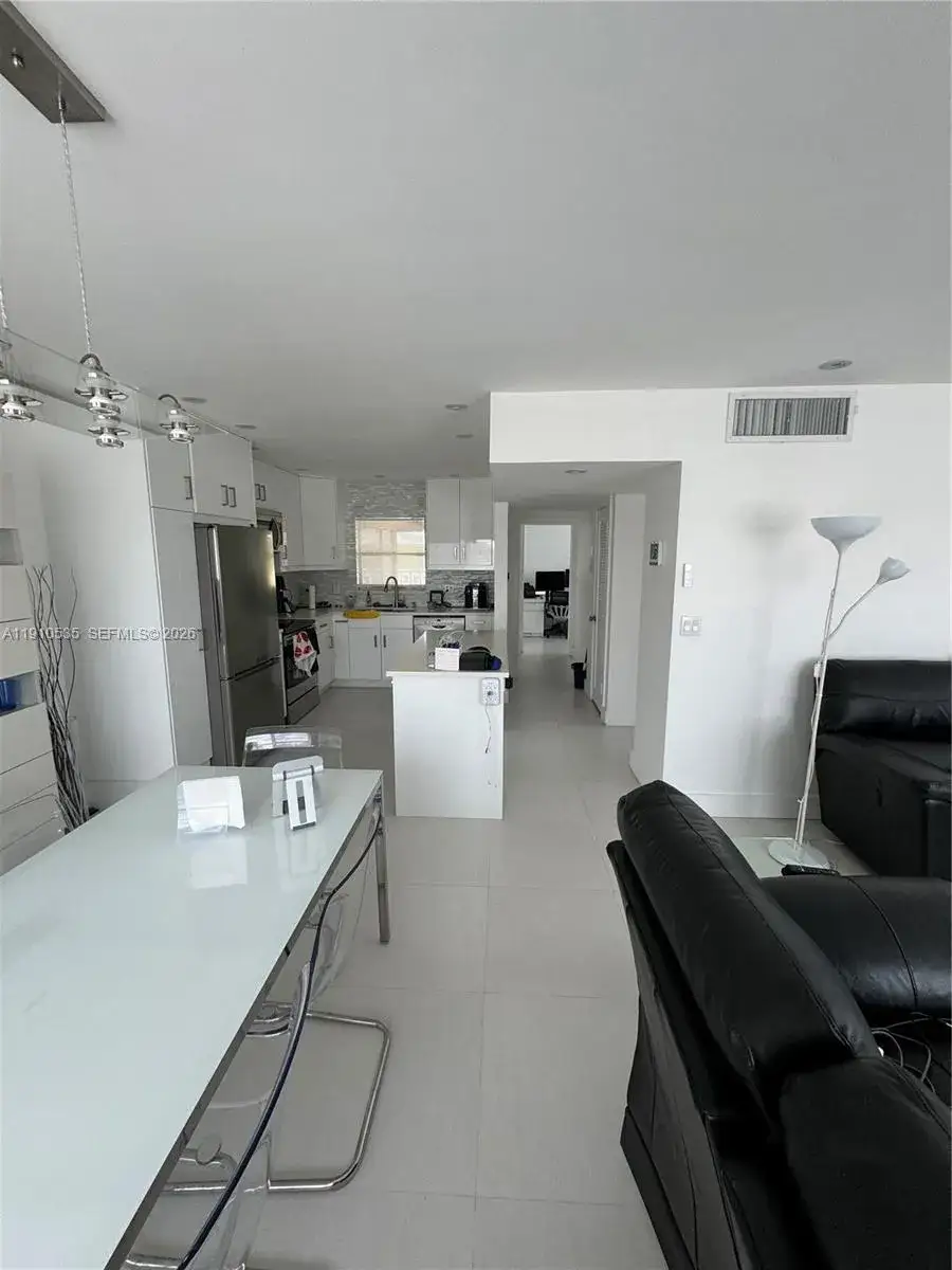 1 bedroom 1 bath Residential for sale at 1501 Arthur St # 10, Hollywood FL 33020