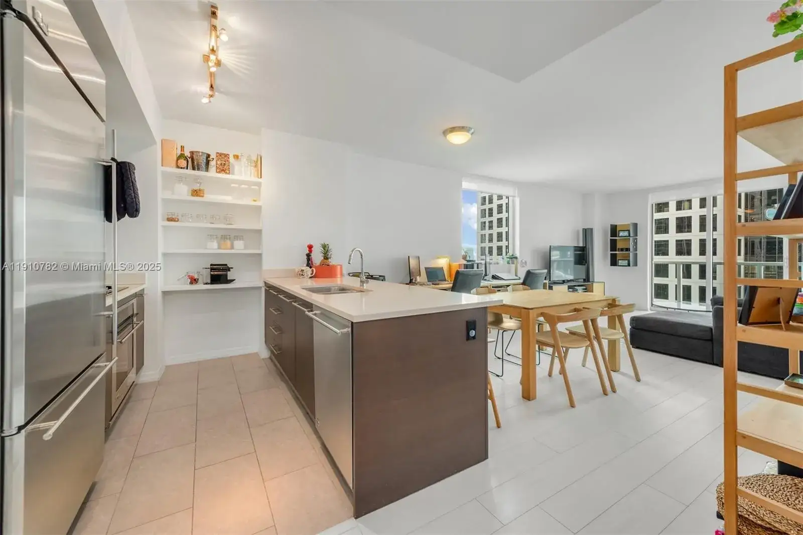 2 bedroom 2 bath Residential for sale at 55 SE 6th St # 2610, Miami FL 33131