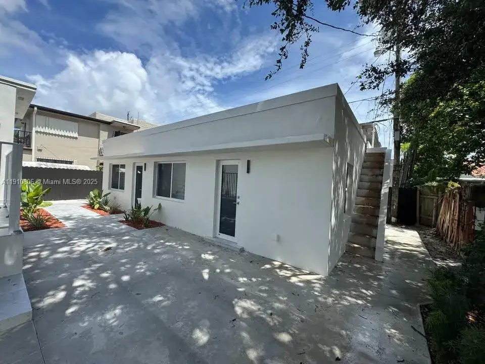 2 bedroom 2 bath Residential Lease for rent at 1670 SW 11th Ter, Miami FL 33135