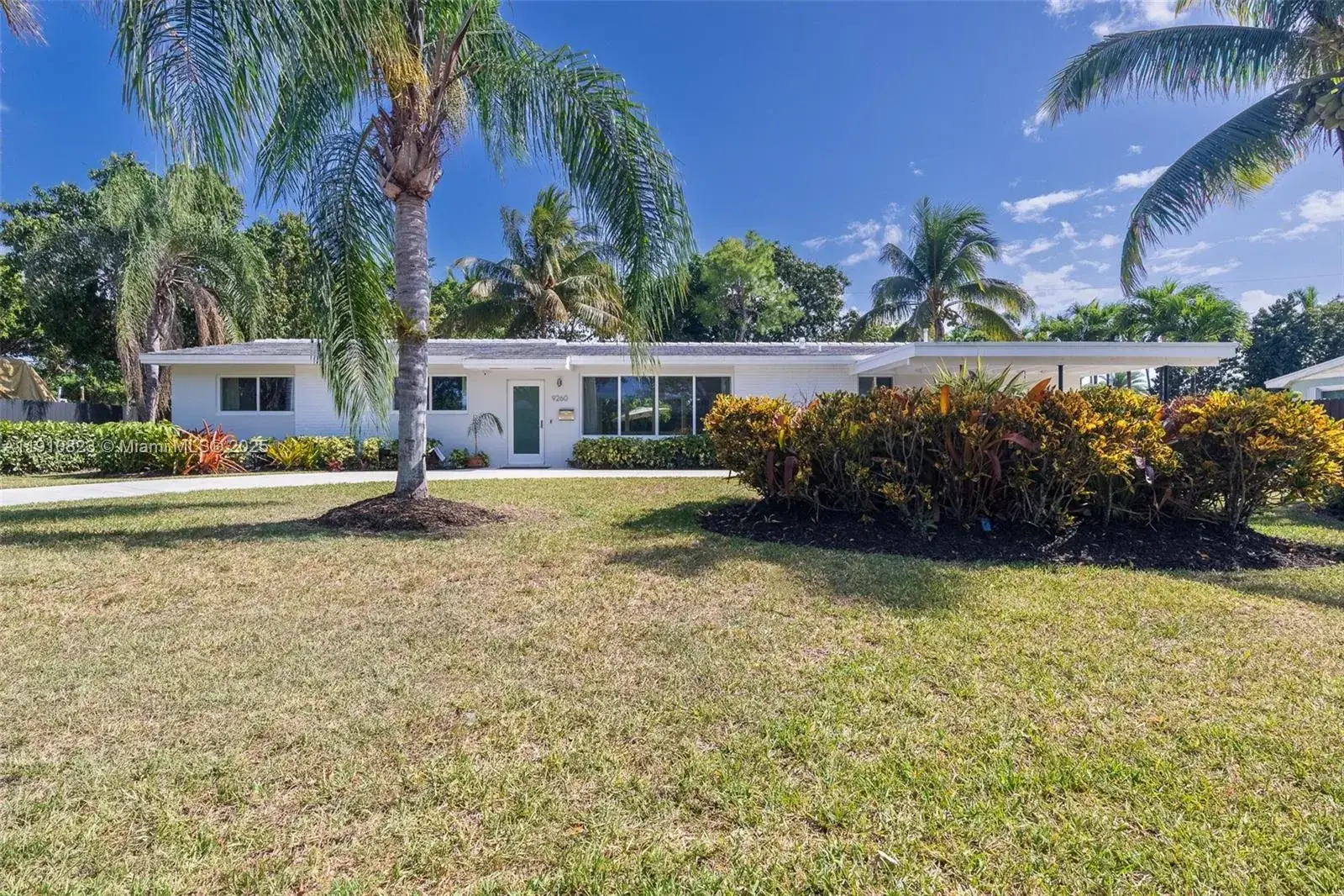 3 bedroom 2 bath Residential for sale at 9260 SW 166th Ter, Palmetto Bay FL 33157