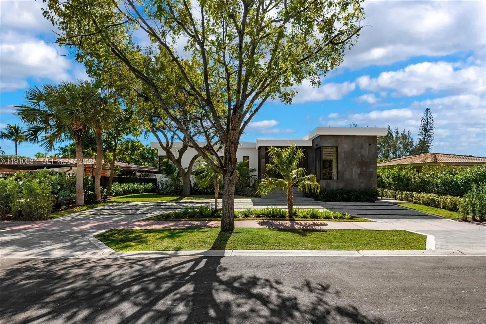 4 bedroom 4 bath Residential for sale at 270 N Shore Dr, Miami Beach FL 33141