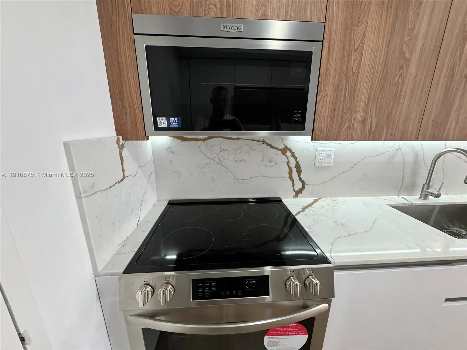 2 bedroom 2 bath Residential for sale at 18031 Biscayne Blvd # 1402, Aventura FL 33160