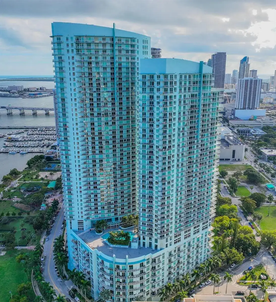 3 bedroom 3 bath Residential for sale at 1900 N Bayshore Dr # 2512, Miami FL 33132