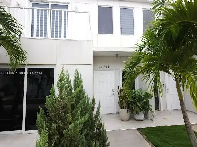 4 bedroom 3 bath Residential for sale at 13721 SW 259th Ln, Homestead FL 33032