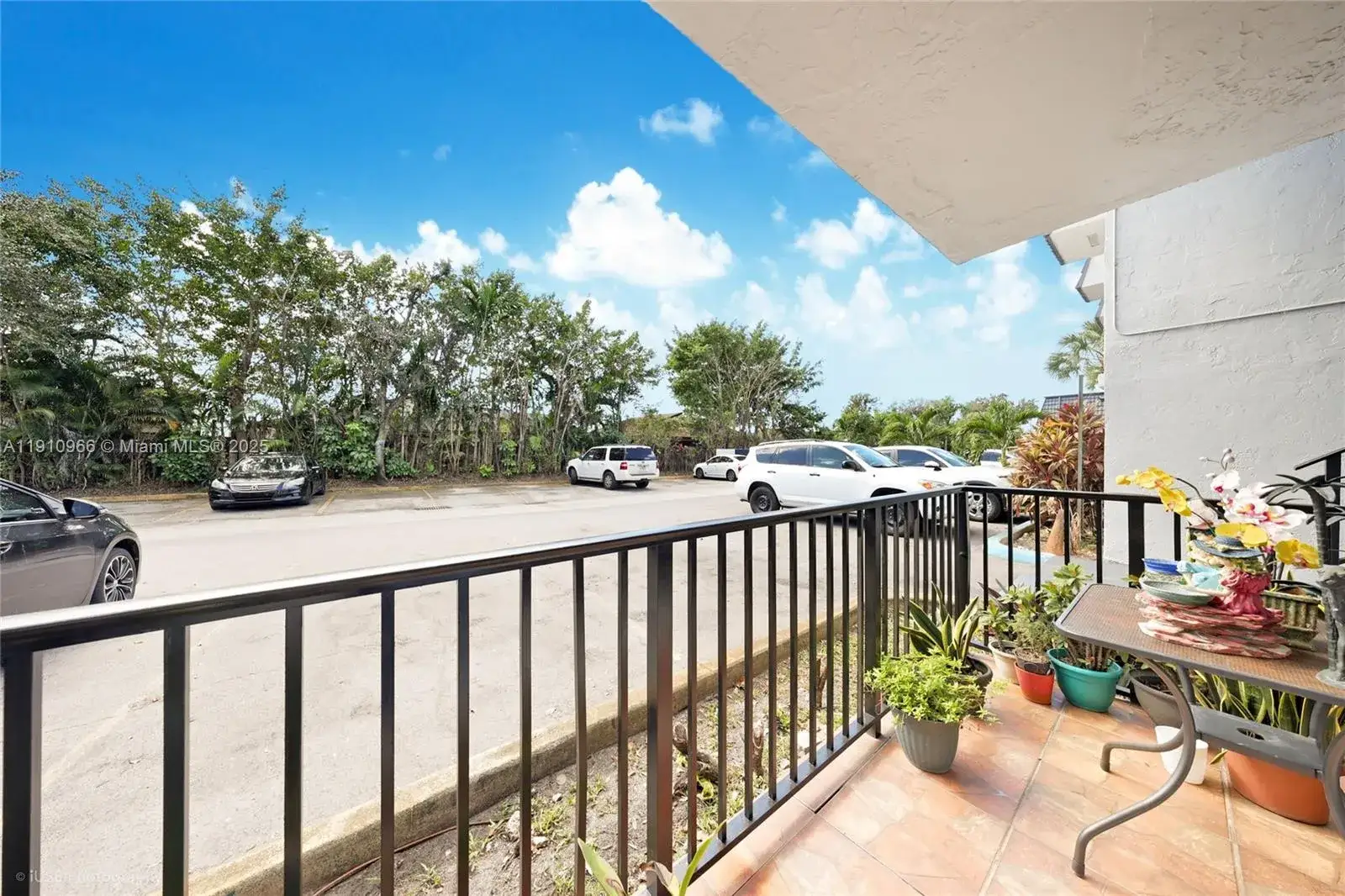 2 bedroom 1 bath Residential for sale at 8005 W 6th Ave, Hialeah FL 33014
