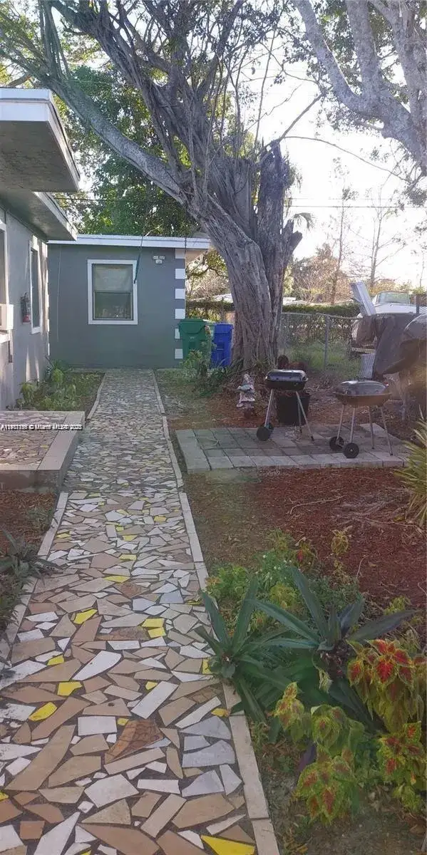 2 bedroom 1 bath Residential Lease for rent at 2864 NW 6th Ct # 2, Fort Lauderdale FL 33311