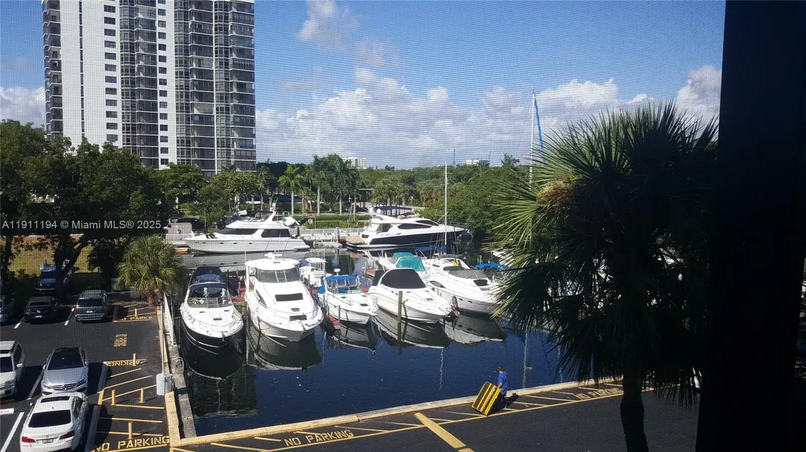 1 bedroom 2 bath Residential Lease for rent at 3401 N Country Club Dr # 412, Aventura FL 33180