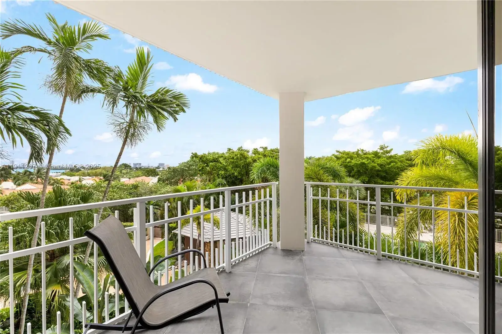 2 bedroom 2 bath Residential for sale at 1000 Quayside Ter # 506, Miami FL 33138