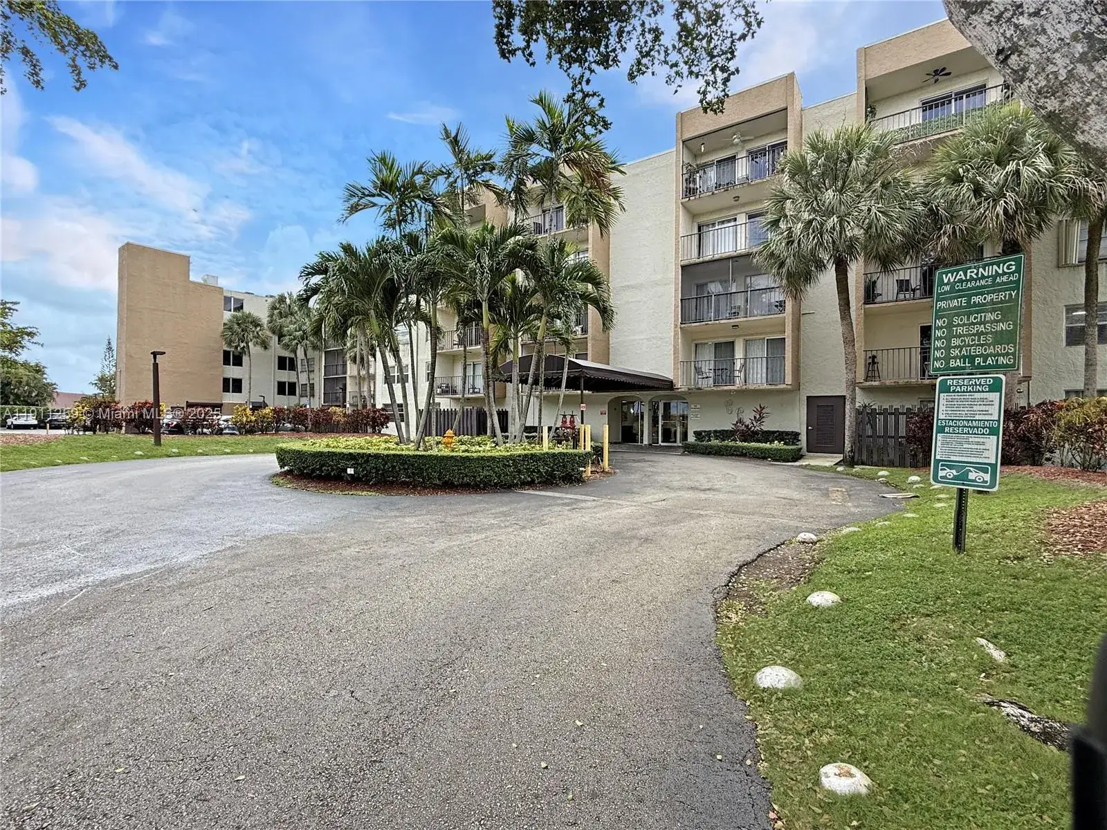 3 bedroom 2 bath Residential for sale at 14250 SW 62nd St # 402, Miami FL 33183