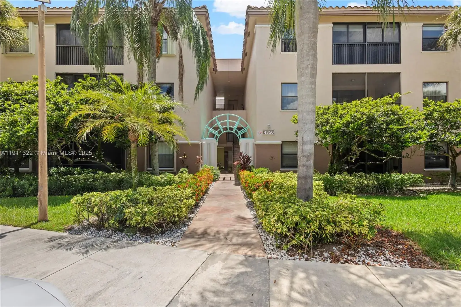 2 bedroom 2 bath Residential for sale at 4350 NW 30th St # 137, Coconut Creek FL 33066