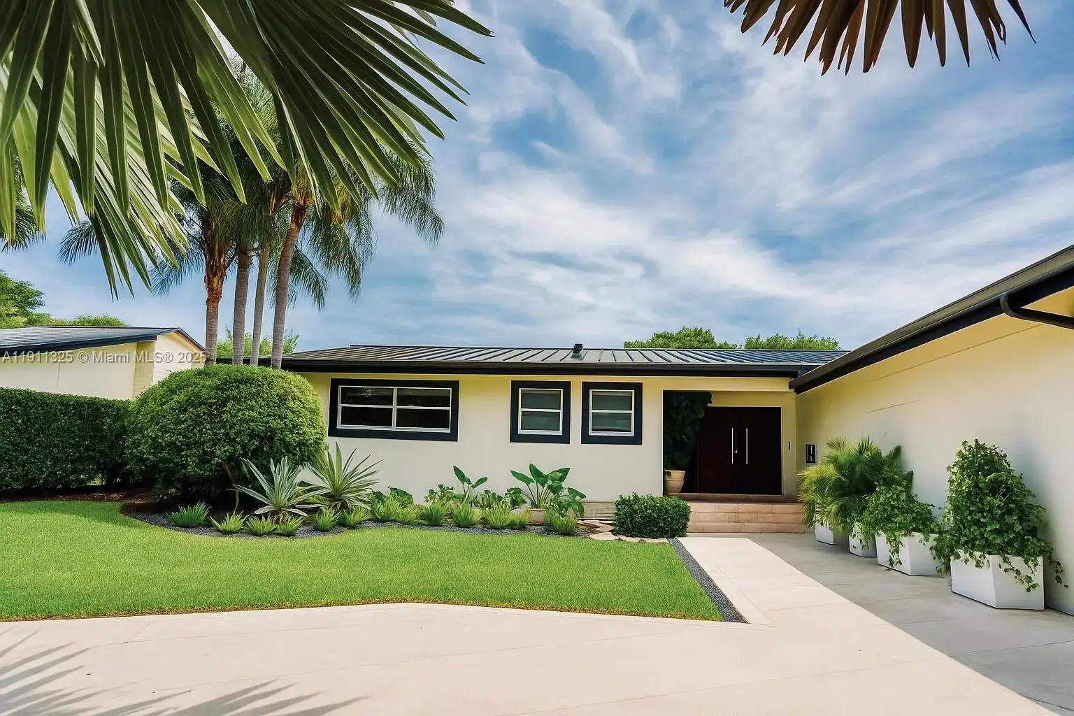 4 bedroom 4 bath Residential Lease for rent at 247 E East Shore Dr, Miami FL 33133
