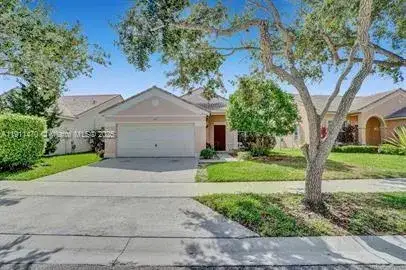 3 bedroom 2 bath Residential Lease for rent at 955 Savannah Falls Dr, Weston FL 33327