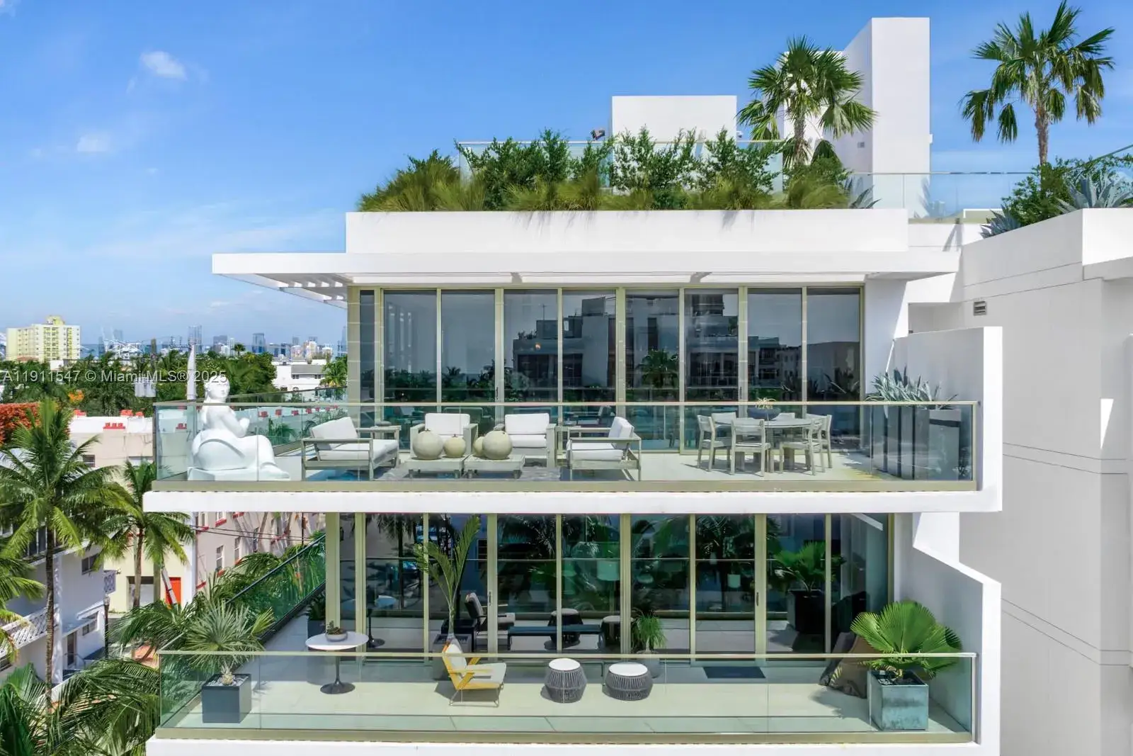 4 bedroom 4 bath Residential for sale at 300 Collins Ave, Miami Beach FL 33139