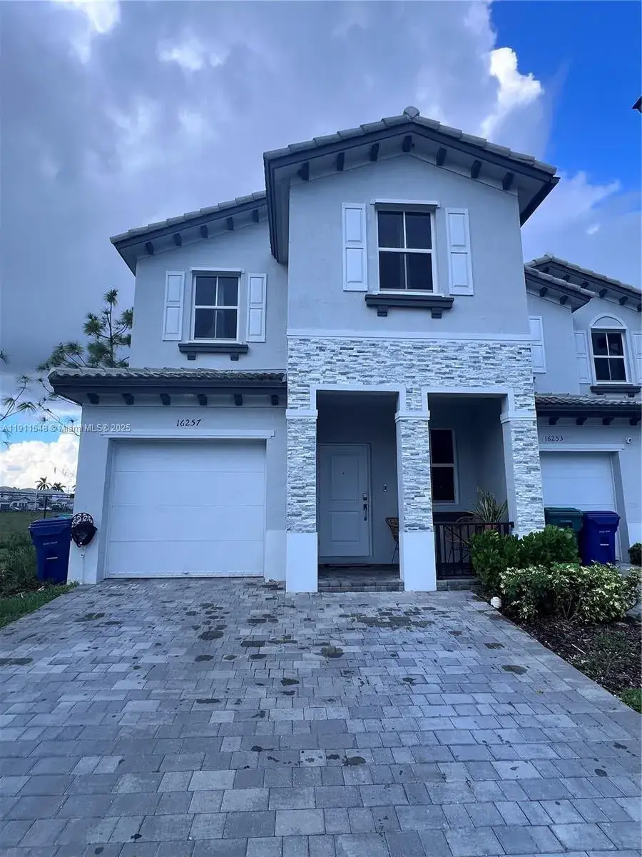 4 bedroom 2 bath Residential Lease for rent at 16257 SW 290th Ter, Homestead FL 33033