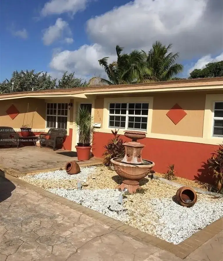 3 bedroom 2 bath Residential for sale at 1315 NW 196th Ter, Miami Gardens FL 33169