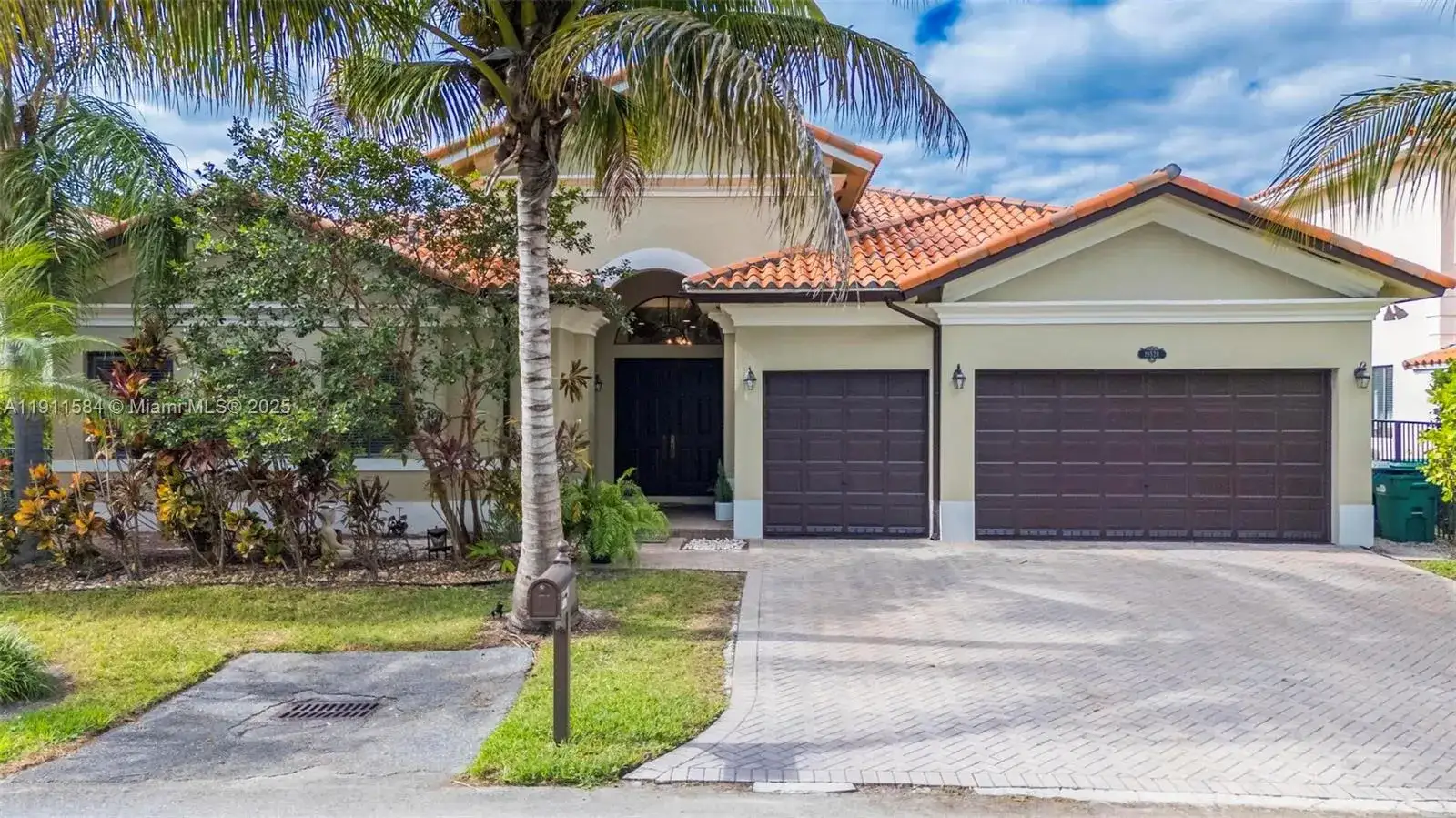 5 bedroom 3 bath Residential for sale at 19528 SW 79th Pl, Cutler Bay FL 33157