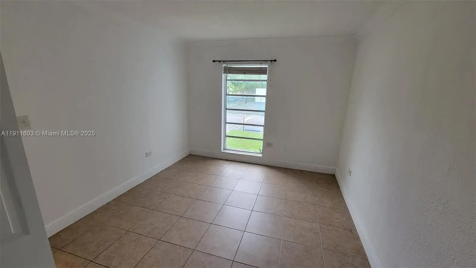 2 bedroom 2 bath Residential for sale at 7232 SW 94th Pl # E7, Miami FL 33173