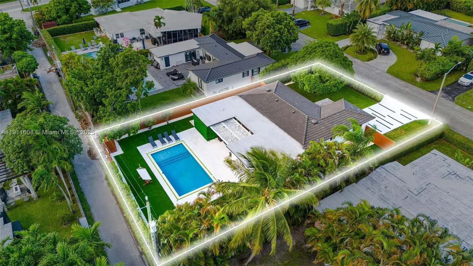 3 bedroom 3 bath Residential for sale at 10658 NE 11th Ave, Miami Shores FL 33138