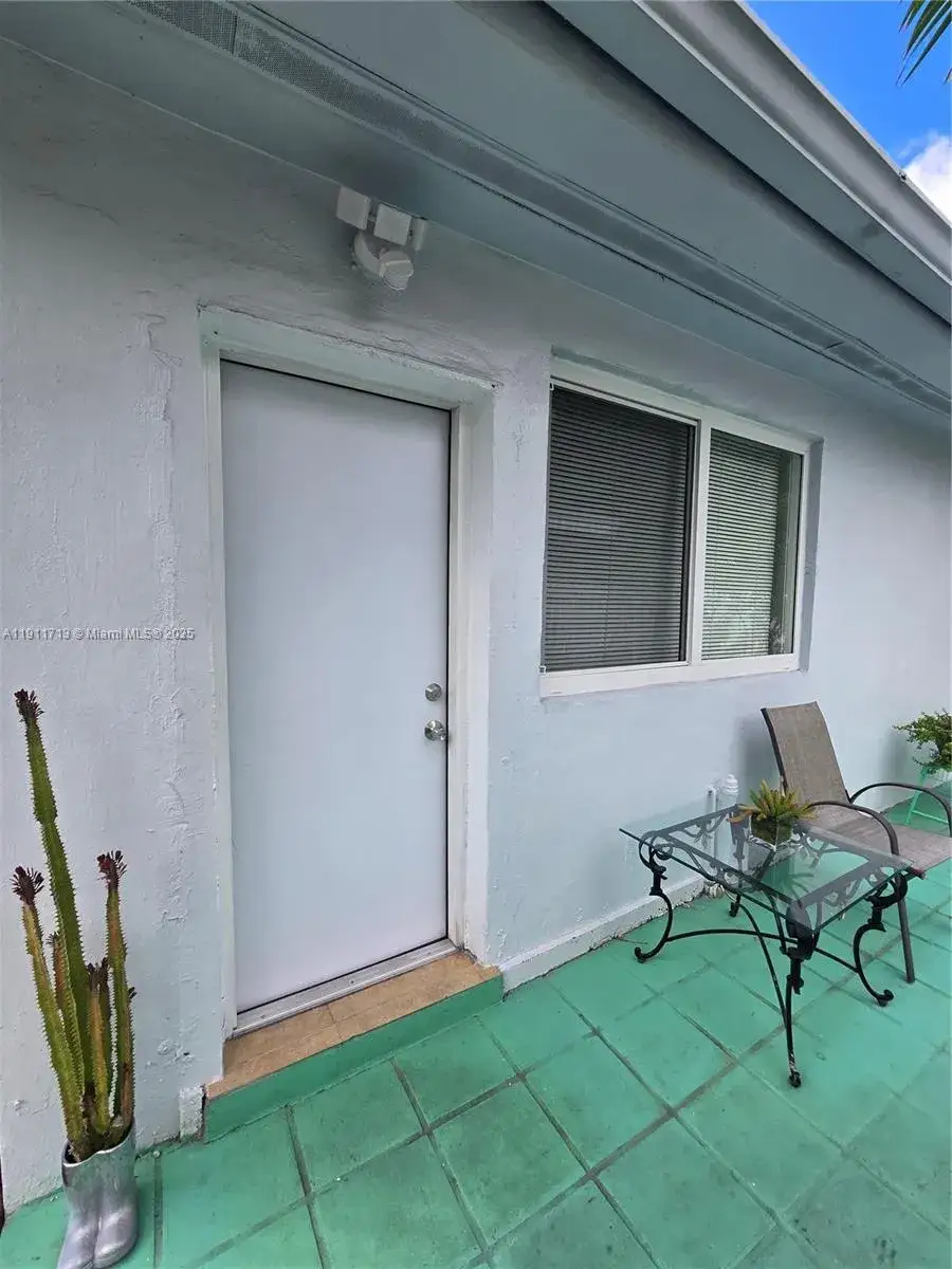 1 bedroom 1 bath Residential Lease for rent at 445 NW 125th St # 2, North Miami FL 33168