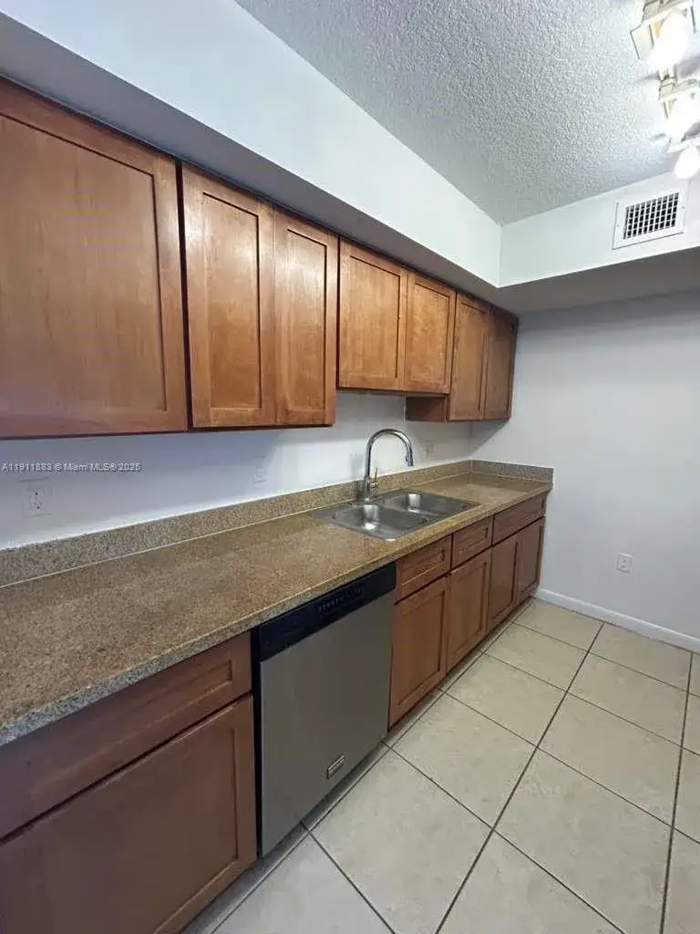 2 bedroom 2 bath Residential Lease for rent at 219 NW 12th Ave # 1002, Miami FL 33128