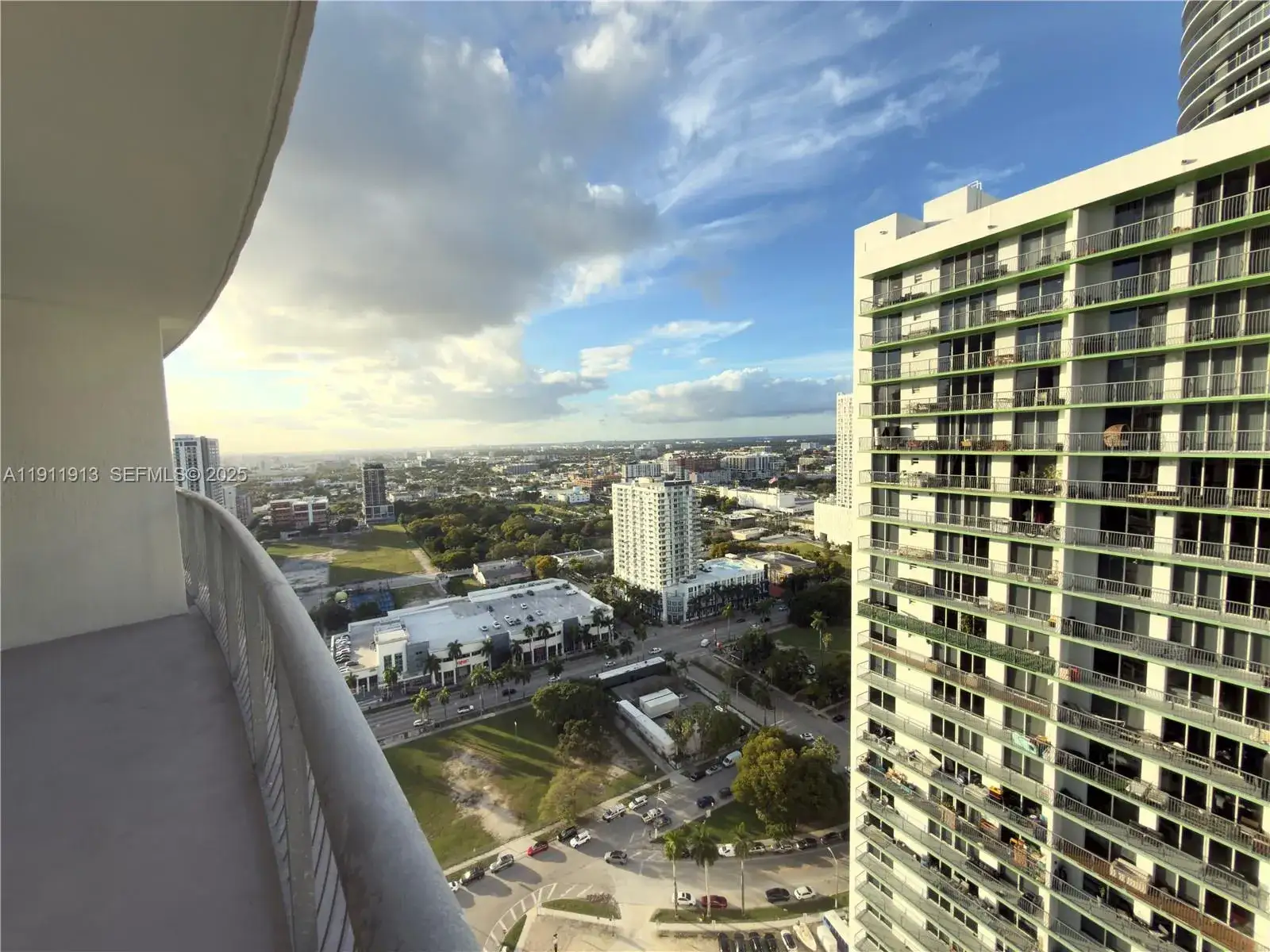 1 bedroom 1 bath Residential Lease for rent at 1750 N Bayshore Dr # 3309, Miami FL 33132