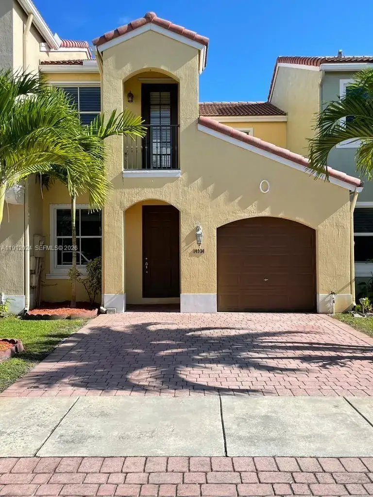 3 bedroom 3 bath Residential Lease for rent at 14934 SW 41st Ln # 14934, Miami FL 33185