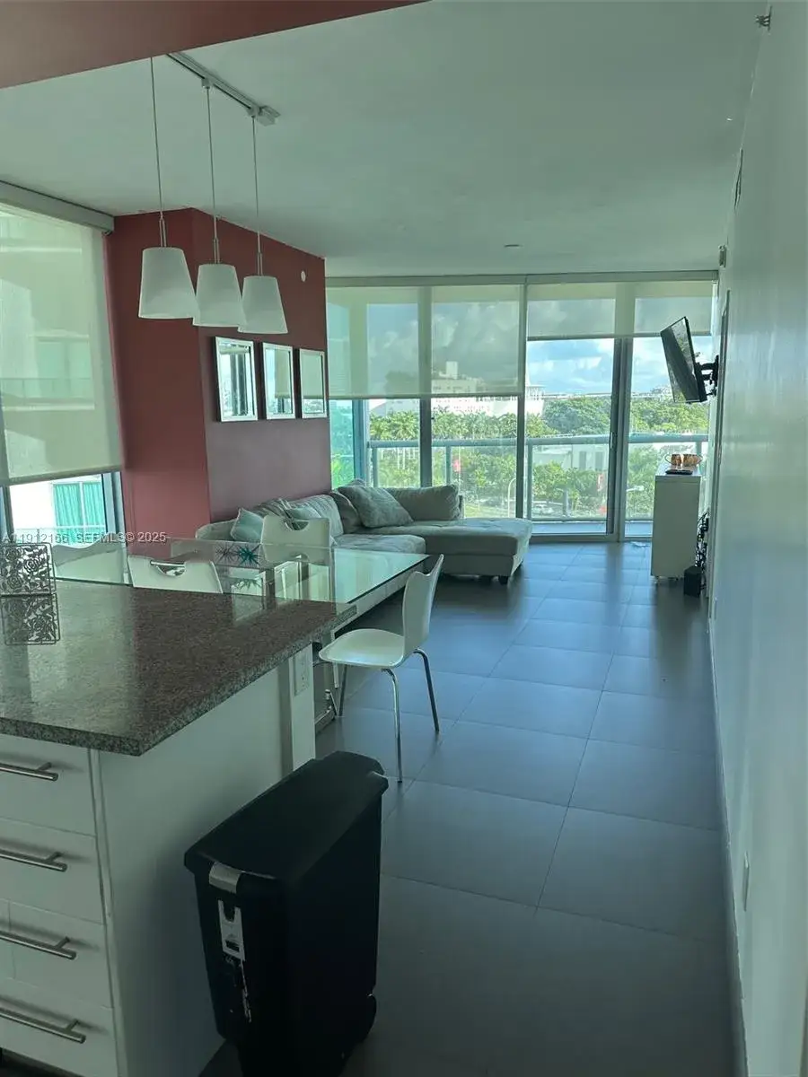 2 bedroom 2 bath Residential Lease for rent at 888 Biscayne Blvd # 512, Miami FL 33132