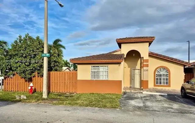 3 bedroom 2 bath Residential for sale at 7001 W 35th Ave # 220, Hialeah FL 33018