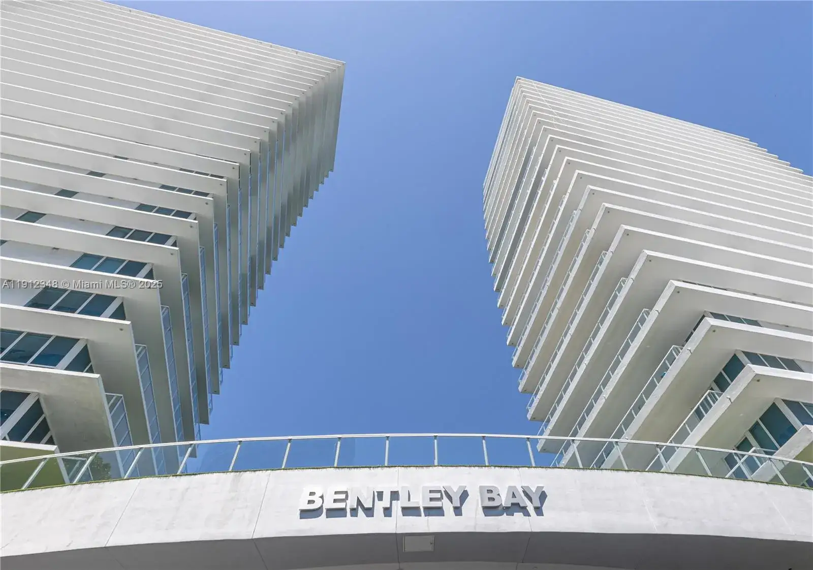 2 bedroom 2 bath Residential for sale at 520 West Ave # 1102, Miami Beach FL 33139